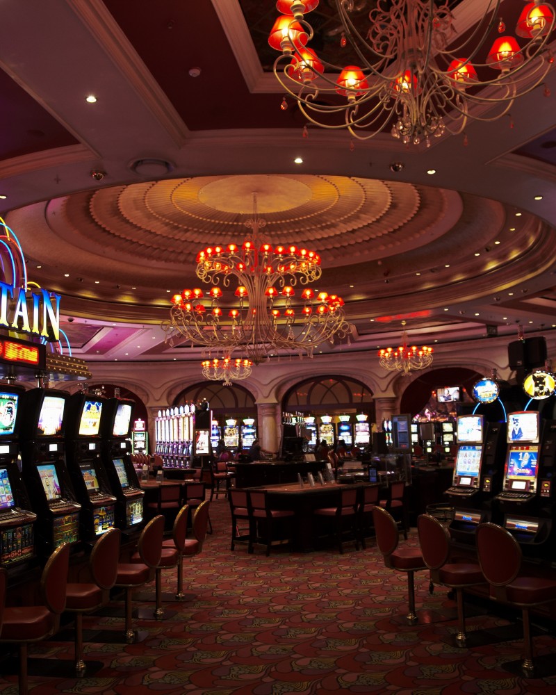 With 332 slot machines and 11 tables to choose from, you’ll find the game you want